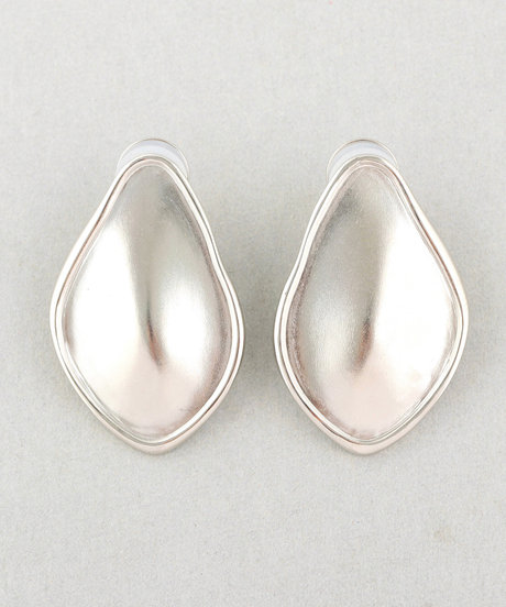 メタリック クッションイヤリングの写真