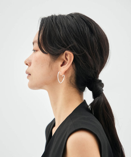 Modern × Playful Look1